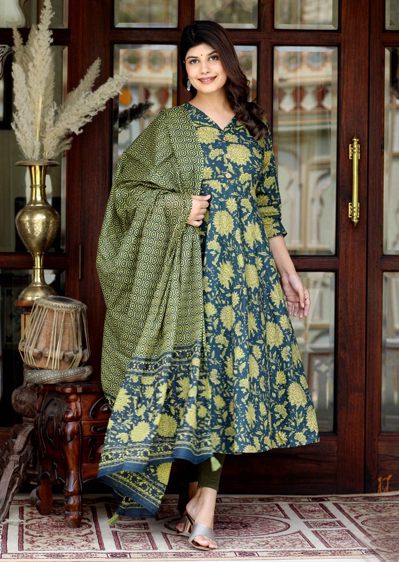 Miravan Women's Green Floral Anarkali Kurta with Dupatta - Image 3